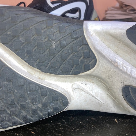 Nike Zoom Men's Black and White Sneakers - Picture 4 of 13